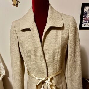 Ann Taylor Wms Fully lined light beige gold jacket Size 8